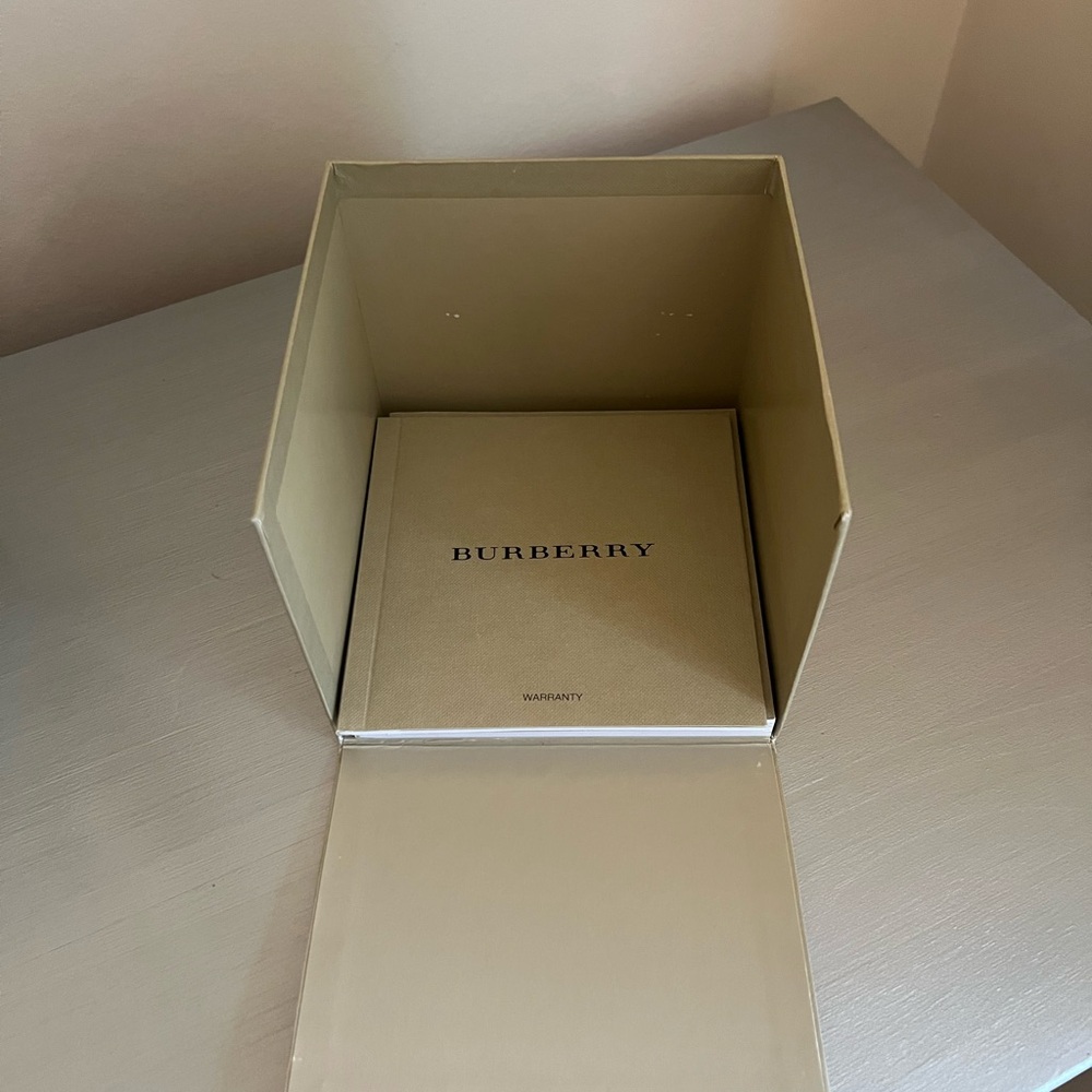 Burberry Watch Box - Picture 4 of 5